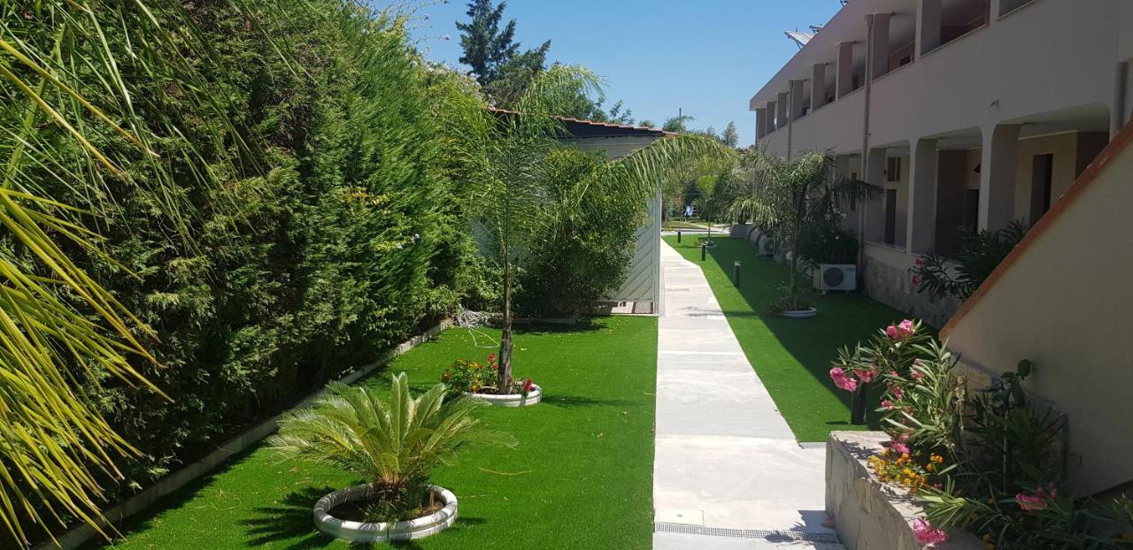 Palm Village Villasimius Bagian luar foto