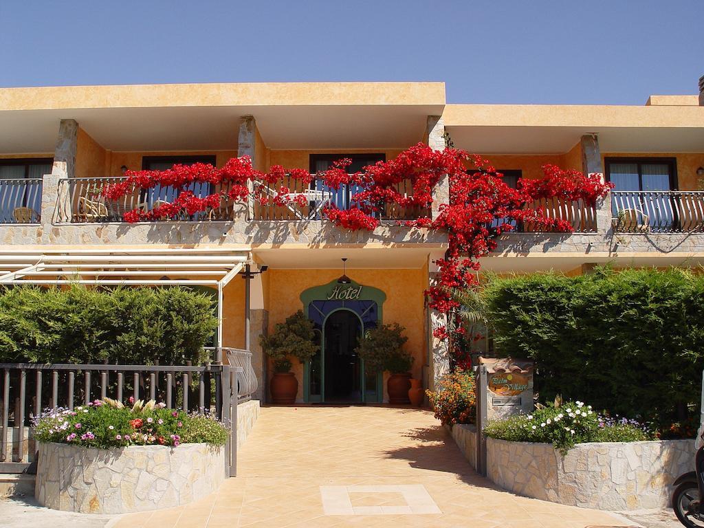 Palm Village Villasimius Bagian luar foto